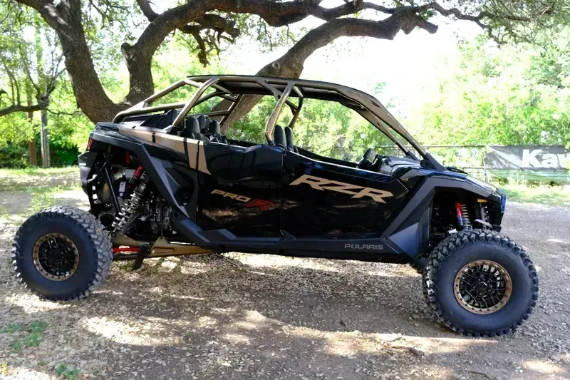 2025 Polaris RZR PRO R 4 ULTIMATE BLACK CRYSTAL AND SHADOW BRONZE Image 7