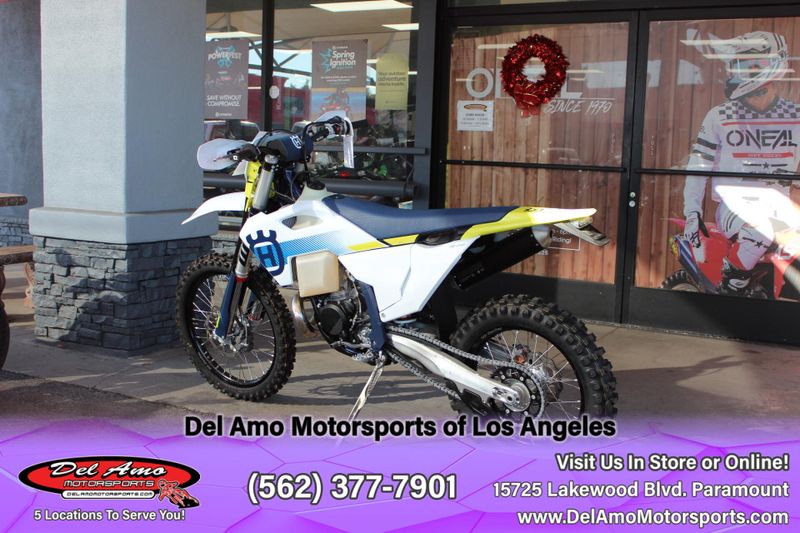 2024 HUSQVARNA TE 250  in a WHITE exterior color. Del Amo Motorsports of Los Angeles (562) 262-9181 delamomotorsports.com 