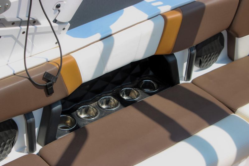 2024 MALIBU 21 LX  in a WHITE exterior color. Family PowerSports (877) 886-1997 familypowersports.com 