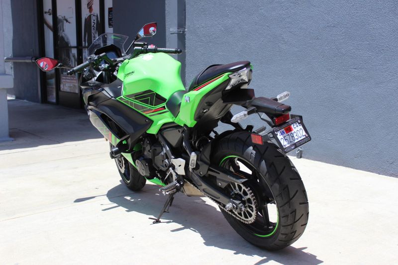 2023 Kawasaki NINJA 650 Image 2