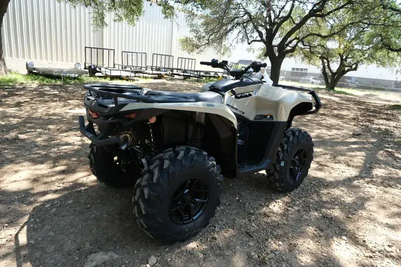 2025 Can-Am OUTLANDER PRO XU HD5 DESERT TANImage 8