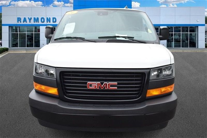 2021 GMC Savana 2500 Work VanImage 8