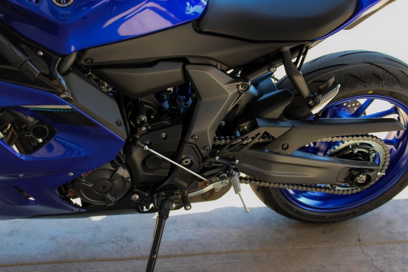 2025 Yamaha YZFR7 TEAM BLUE Image 16