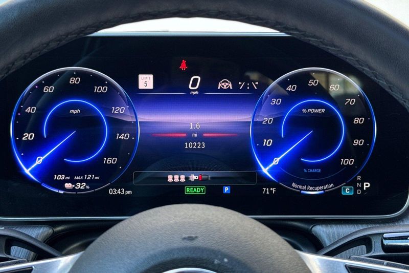 Used 2025 Mercedes-Benz EQE 350 SUVImage 31