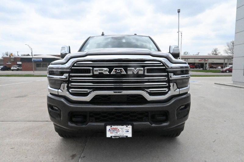 2025 RAM 2500 LaramieImage 3