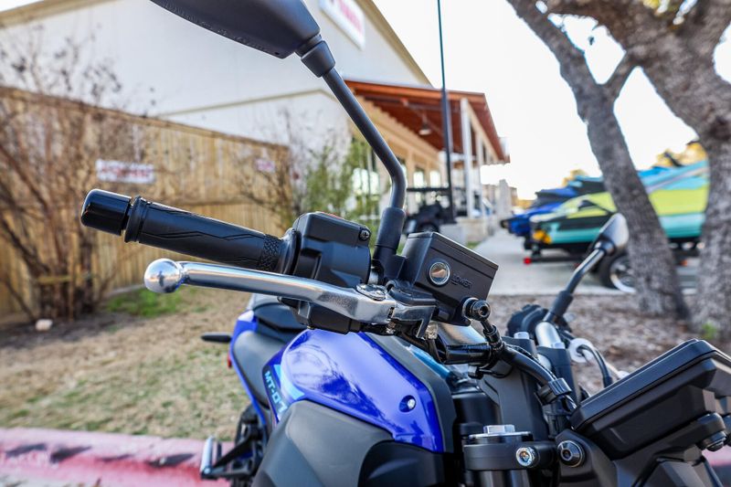 NEW 2025 YAMAHA MT07 Image 11