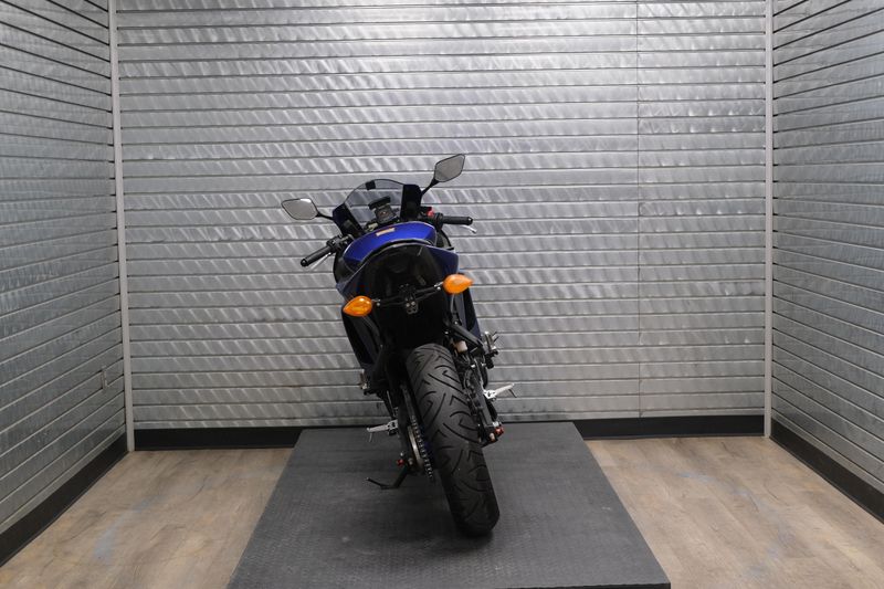 USED 2023 YAMAHA YZFR3 ABS Image 4