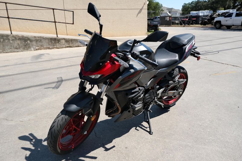 USED 2025 KAWASAKI Z500 SE ABS Image 5