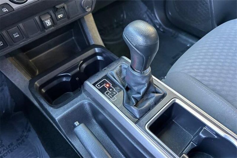 Used 2022 Toyota Tacoma Image 18