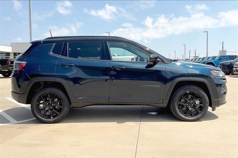 2024 Jeep Compass Latitude 4x4Image 16