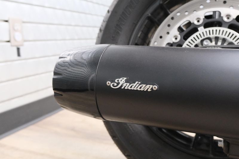 USED 2025 INDIAN MOTORCYCLE SCOUT BOBBER LIMITED WITH TECHNOLOGY PACKAGE BLACK METALLIC Image 18