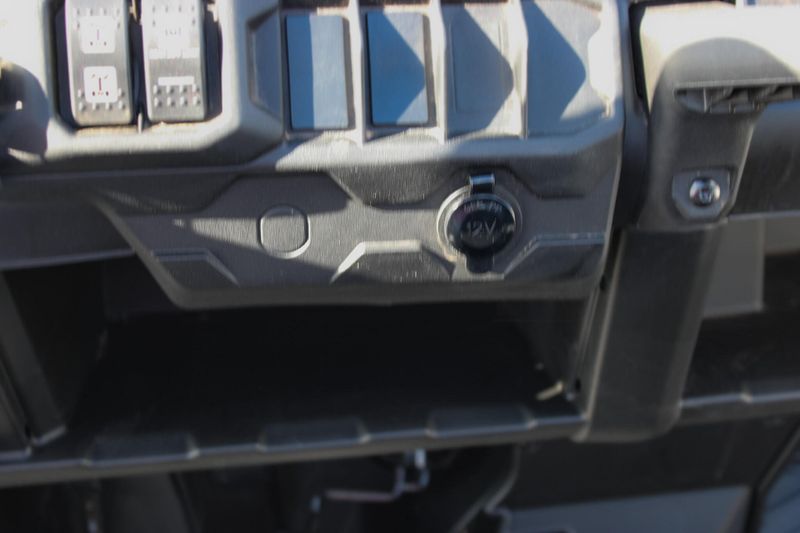 2025 Can-Am DEFENDER MAX DPS HD7 COMPASS GREEN Image 17