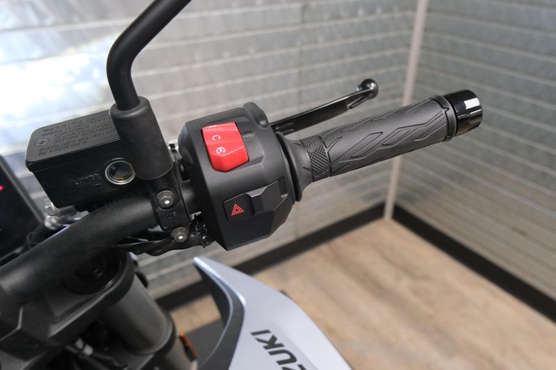 USED 2024 SUZUKI GSX-8S Image 19