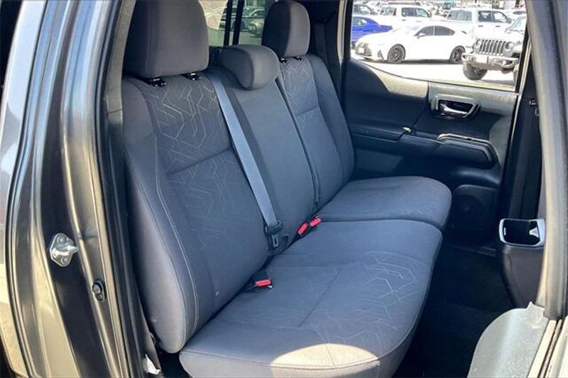 2017 Toyota Tacoma TRD Off-RoadImage 26