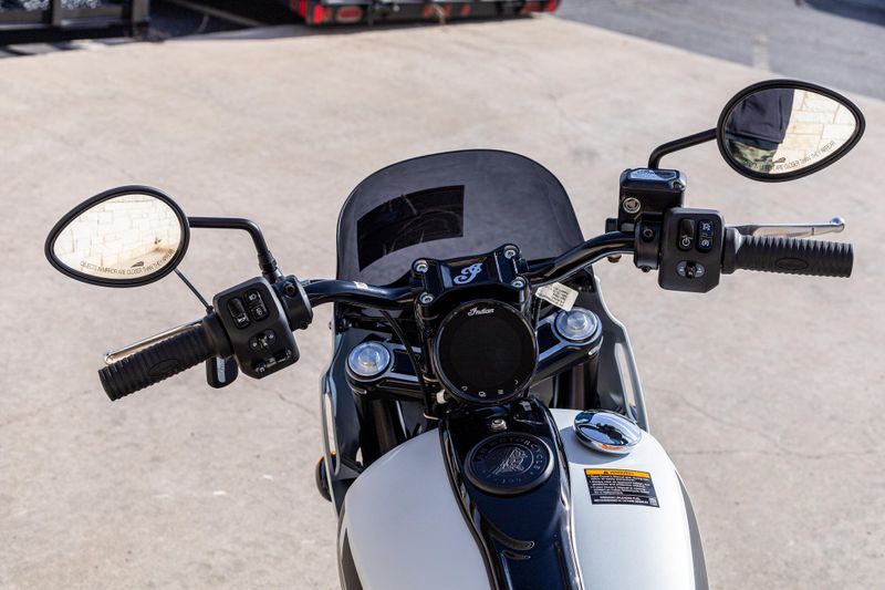 NEW 2025 INDIAN MOTORCYCLE SPORT CHIEF Image 3