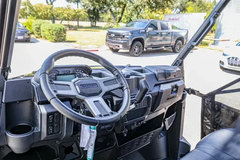 2025 Polaris RANGER CREW XP 1000 TEXAS EDITION BLACK CRYSTAL Image 11
