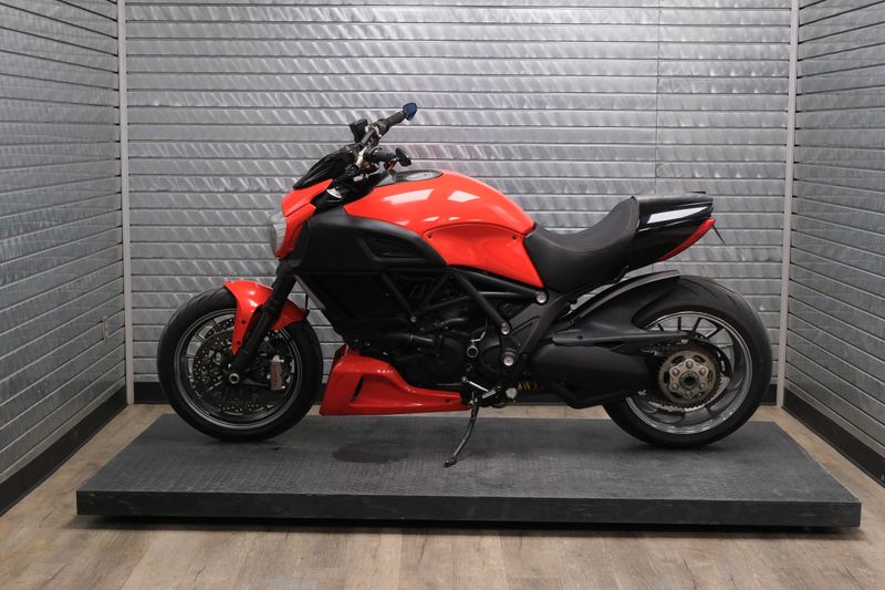 USED 2015 DUCATI DIAVEL Image 6