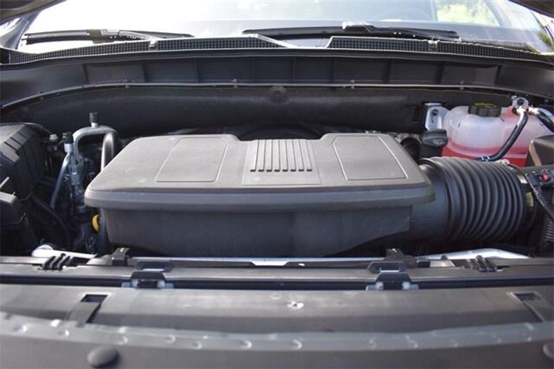 New 2025 Chevrolet Suburban PremierImage 39