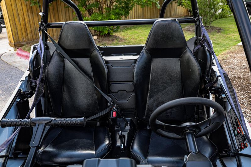 2022 Polaris RZR 200 EFI  WHITE LIGHTNING Image 17