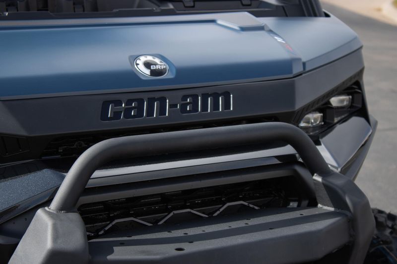 NEW 2026 CAN-AM DEFENDER MAX XT HD11 WITH 1025 INCH TOUCHSCREEN Image 9