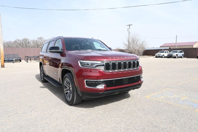 2025 Wagoneer L Image 2