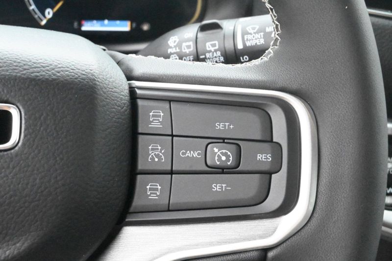 2025 Jeep Wagoneer Series II CarbideImage 24