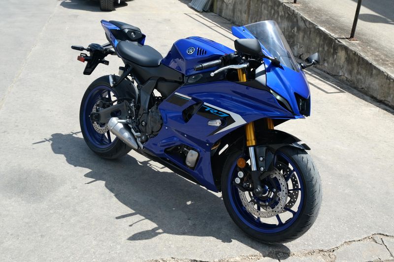 2025 Yamaha YZFR7 TEAM BLUE Image 1