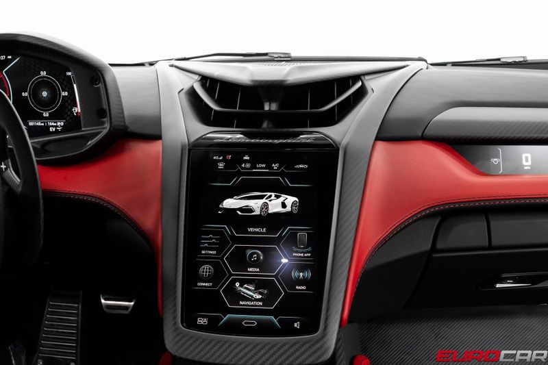Used 2024 Lamborghini Revuelto *HUGE CARBON OPTIONS * FACTORY MATTE PAINT*Image 41
