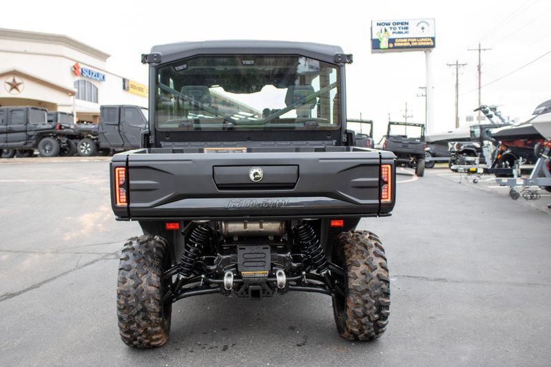 NEW 2026 CAN-AM DEFENDER MAX XT CAB HD11 Image 2
