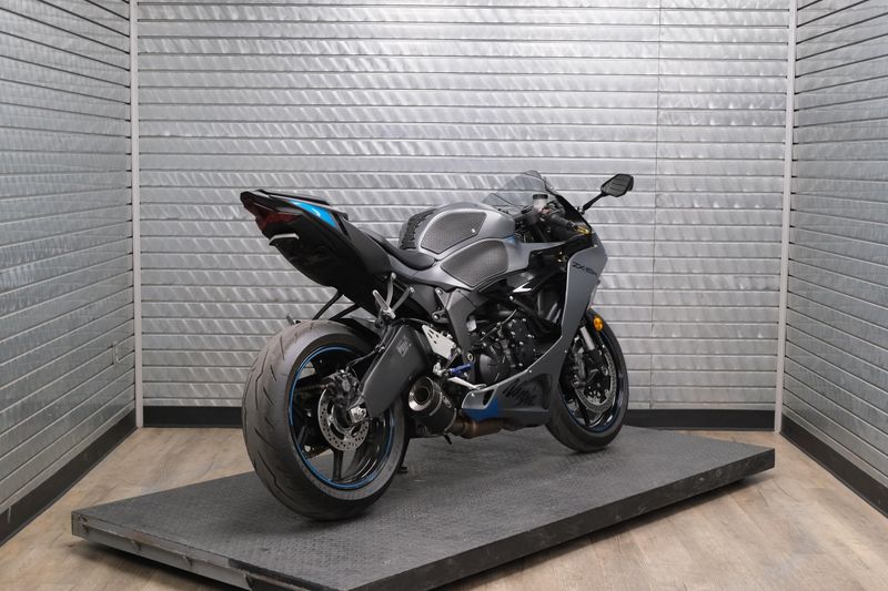 USED 2025 KAWASAKI NINJA ZX6R ABS Image 3