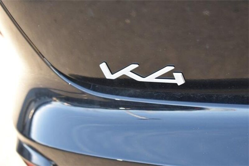 2025 Kia K4 GT-LineImage 16
