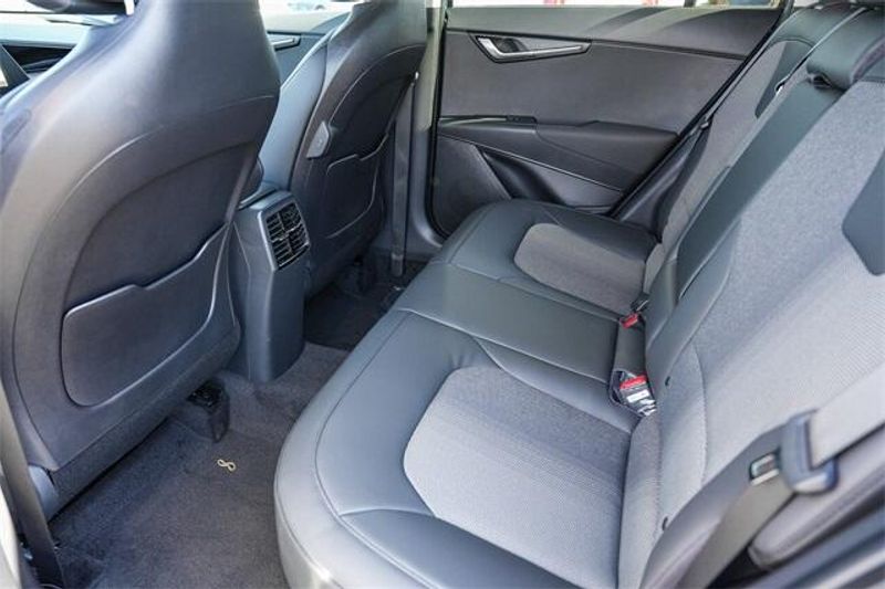 New 2025 Kia Niro EXImage 11
