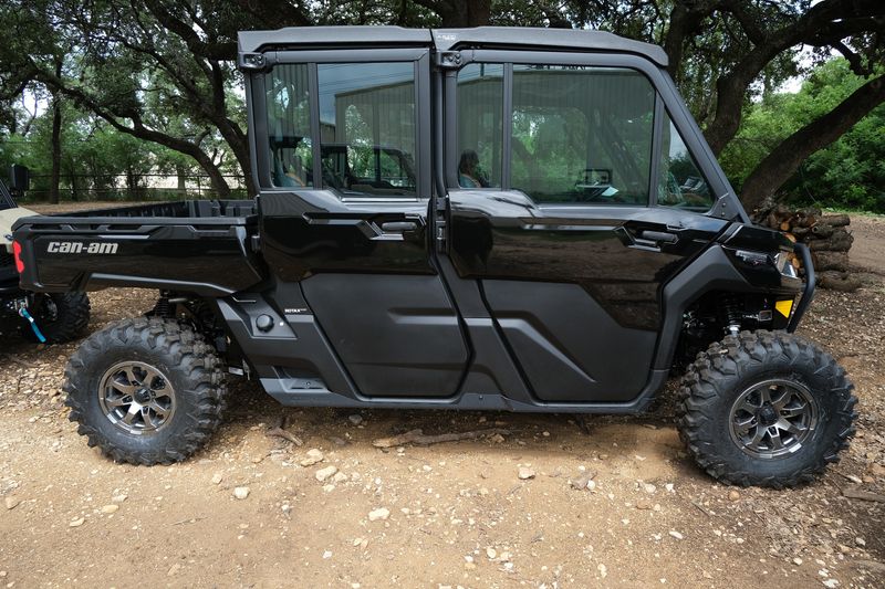 2024 Can-Am DEFENDER MAX LONE STAR CAB HD10 NIGHT BLACKImage 1