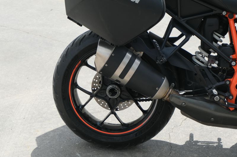 2016 KTM 1290 SUPER DUKE GREY AND ORANGE Image 12