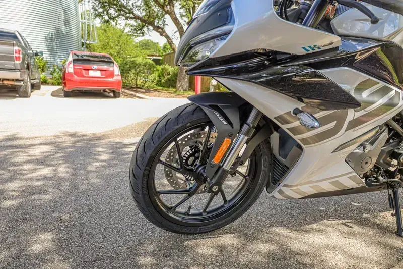 NEW 2026 CFMOTO 300SS Image 7