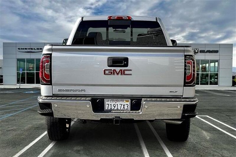 2018 GMC Sierra 1500 SLTImage 3