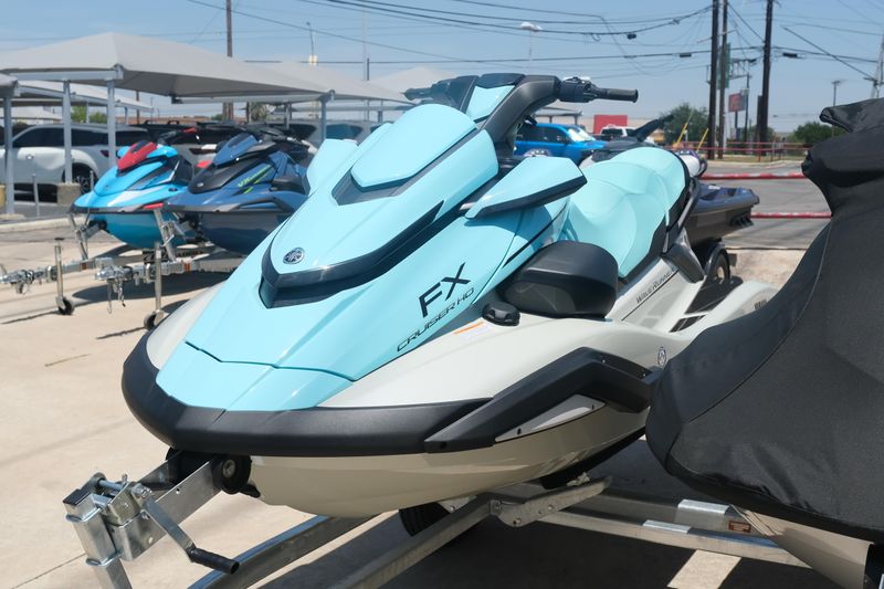 2025 Yamaha FX CRUISER HO WITH AUDIO MINT AND PEARL Image 21