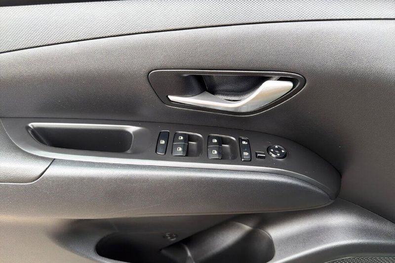 Used 2024 Hyundai Santa Cruz SEImage 10