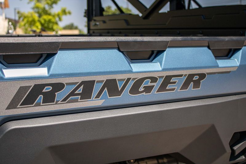 2025 Polaris RANGER CREW XP 1000 PREMIUM BLUE SLATE METALLIC SMOKE Image 13