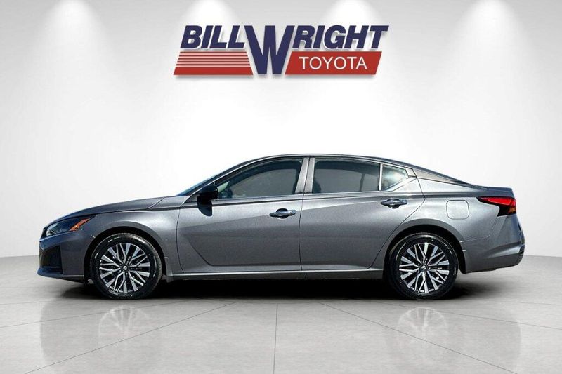 Used 2025 Nissan Altima 2.5 SVImage 6