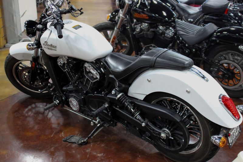 2022 Indian Motorcycle SCOUT 1200 WHITE Image 5