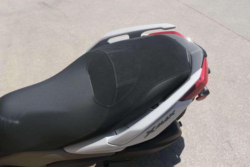 2024 Yamaha XMAX GRAY Image 21