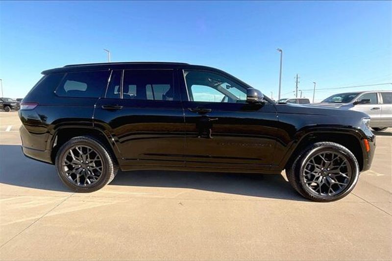 2025 Jeep Grand Cherokee L Summit Reserve 4x4Image 15