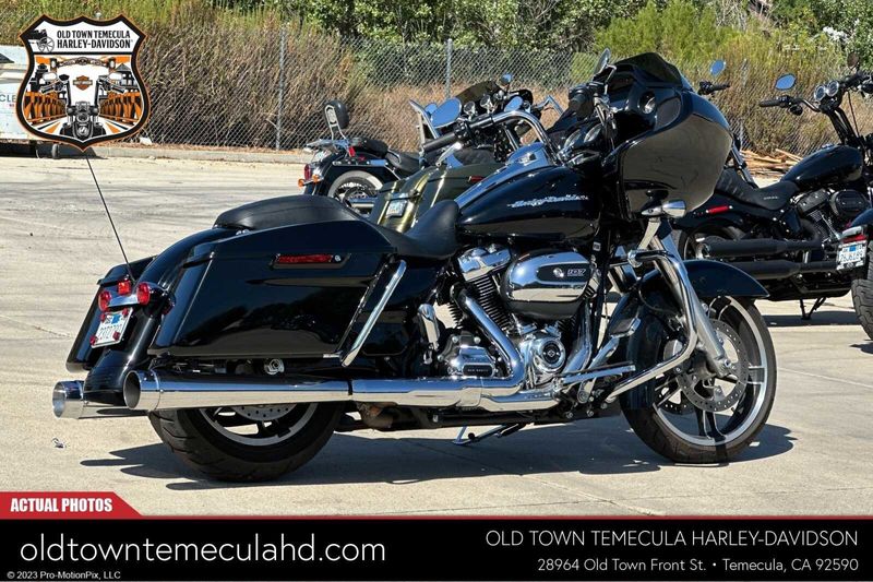 2017 Harley-Davidson Road Glide in a Black exterior color. BMW Motorcycles of Temecula – Southern California (951) 506-6903 bmwmotorcyclesoftemecula.com 