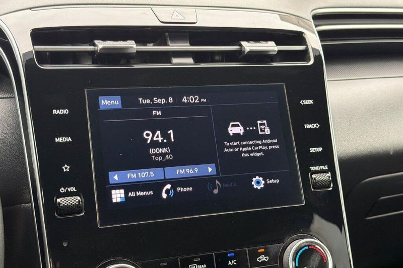 Used 2024 Hyundai Santa Cruz SEImage 16