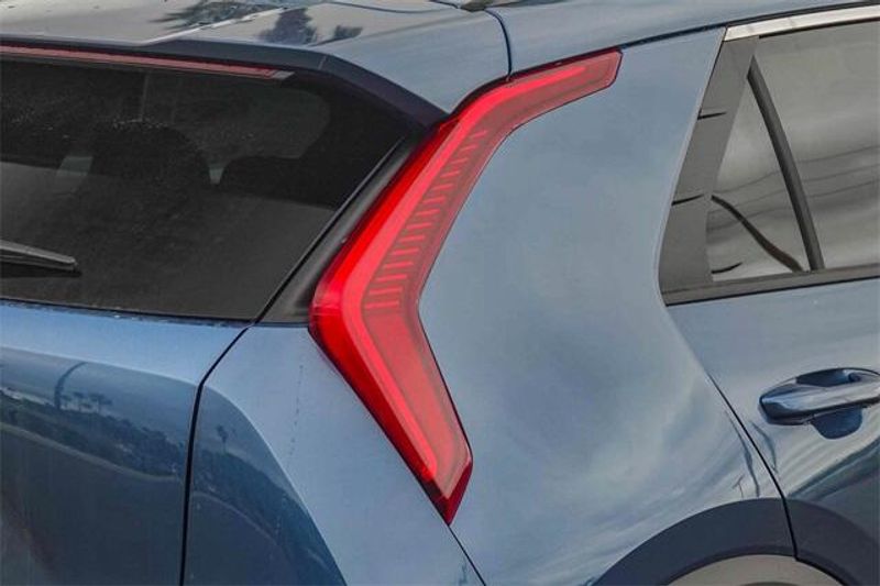 New 2025 Kia Niro EXImage 17