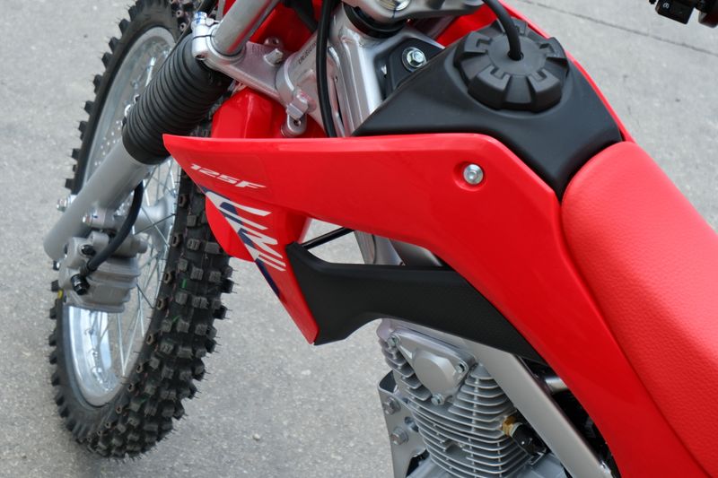 2025 Honda CRF125F RED Image 12