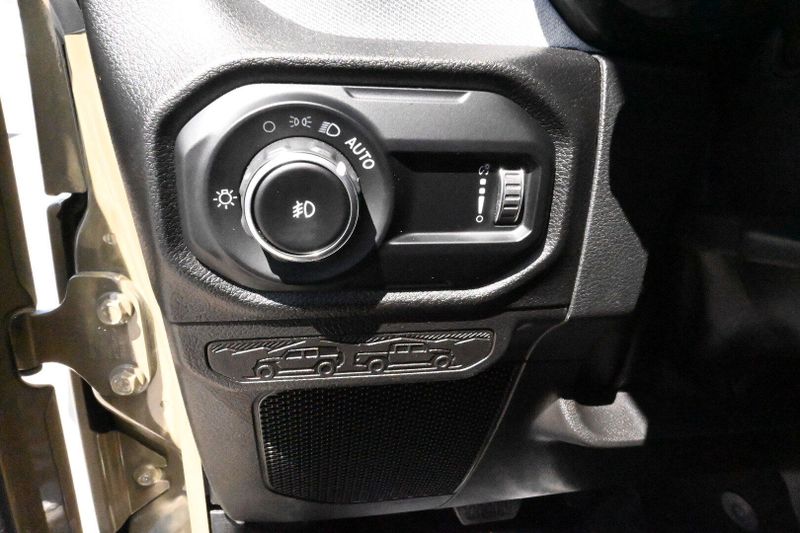 2025 Jeep Wrangler WillysImage 19