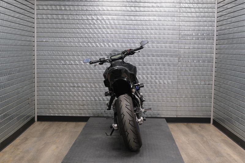 USED 2015 YAMAHA FZ07 Image 4