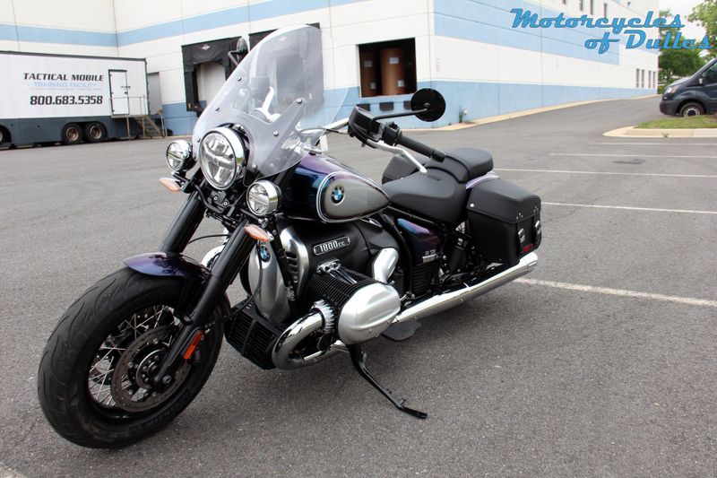 2022 BMW R 18 Classic in a Galaxy Dust Metallic exterior color. Motorcycles of Dulles 571.934.4450 motorcyclesofdulles.com 